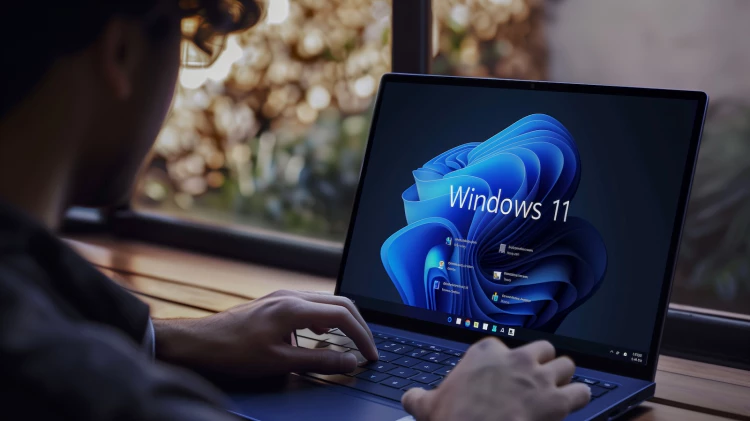 创建无人值守、高度自定义的纯净 Windows 11/10 系统镜像！