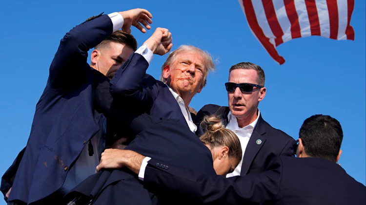 突发！特朗普被枪击现场视频曝光，枪声响后 Trump 满脸是血
